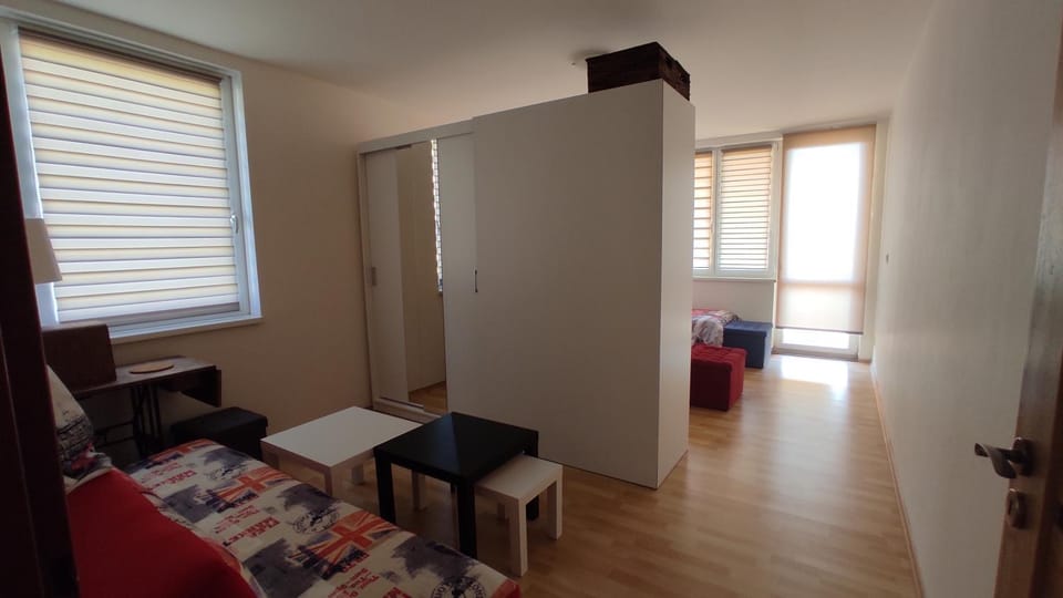 Bedroom, wardrobe