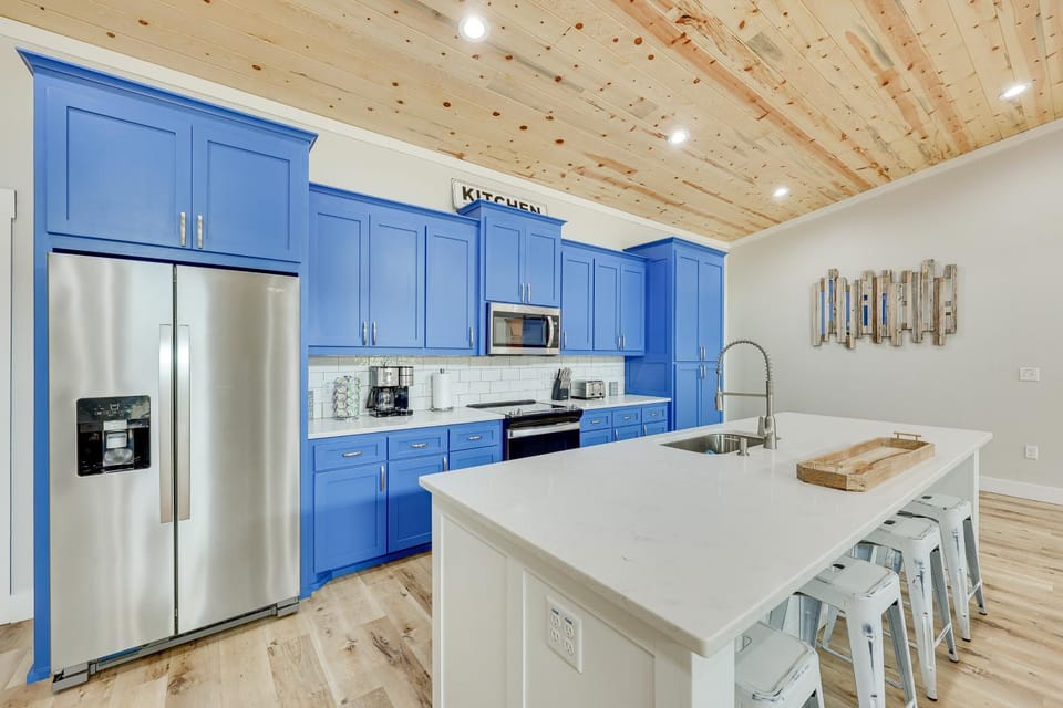 Riverfront Caddo Shack Home with Views and Fire Pit House in Glenwood