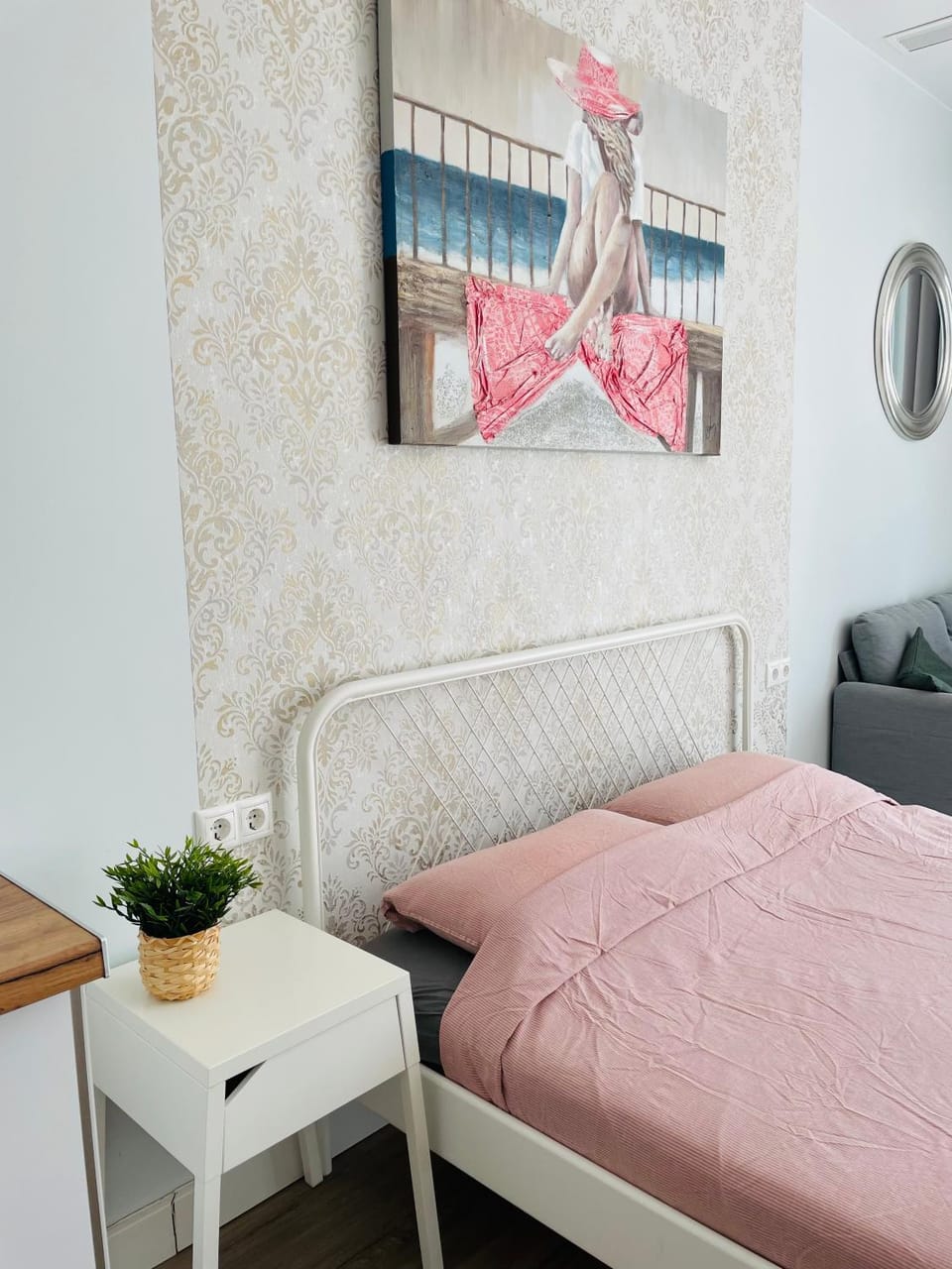Bed, Decorative detail, Bedroom