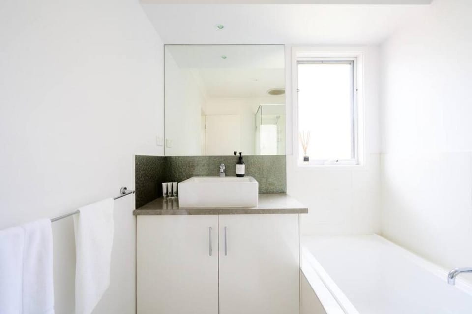 Bathroom, Bath, towels