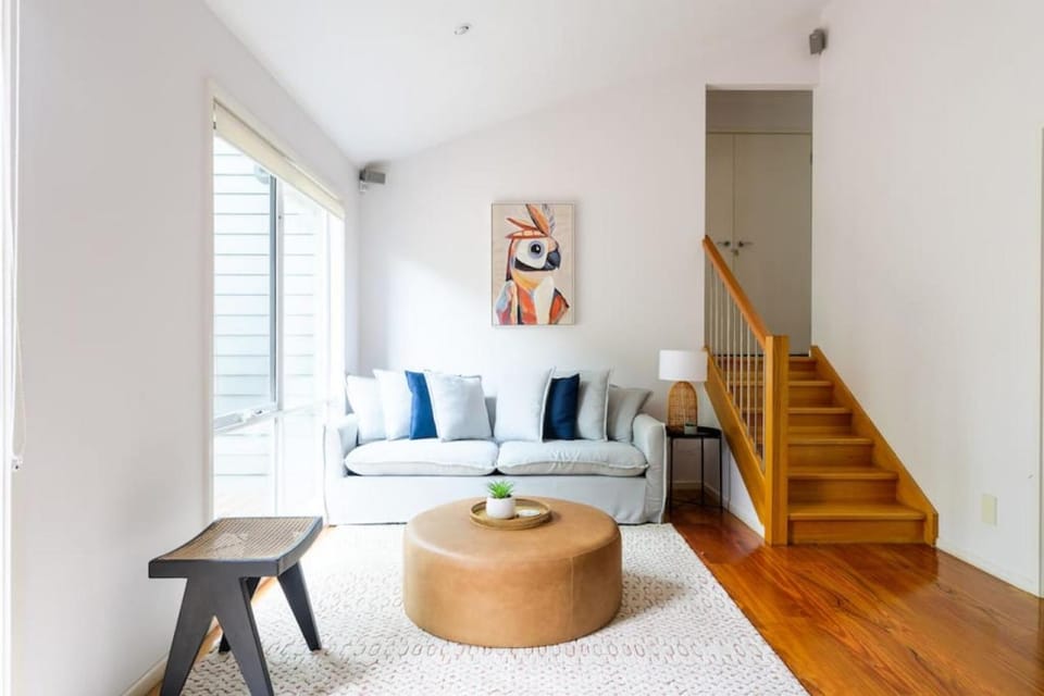 Living room, Decorative detail, Seating area
