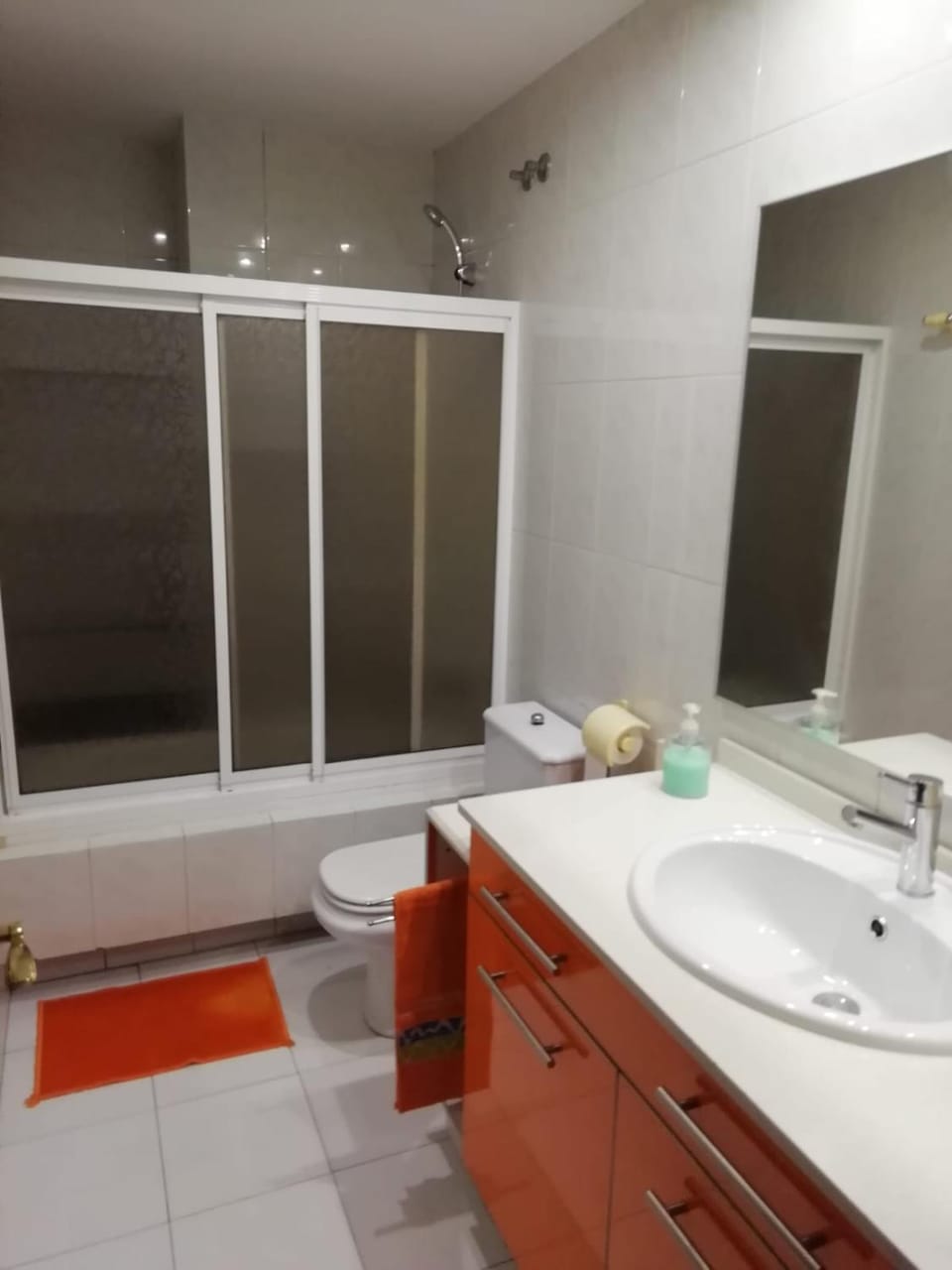 Shower, Toilet, Bathroom, Bath
