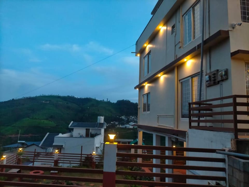 Sandy Luxury Villa 3 Bhk Villa in Ooty