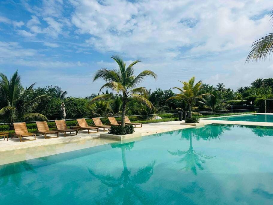 Pool view, Swimming pool, sunbed
