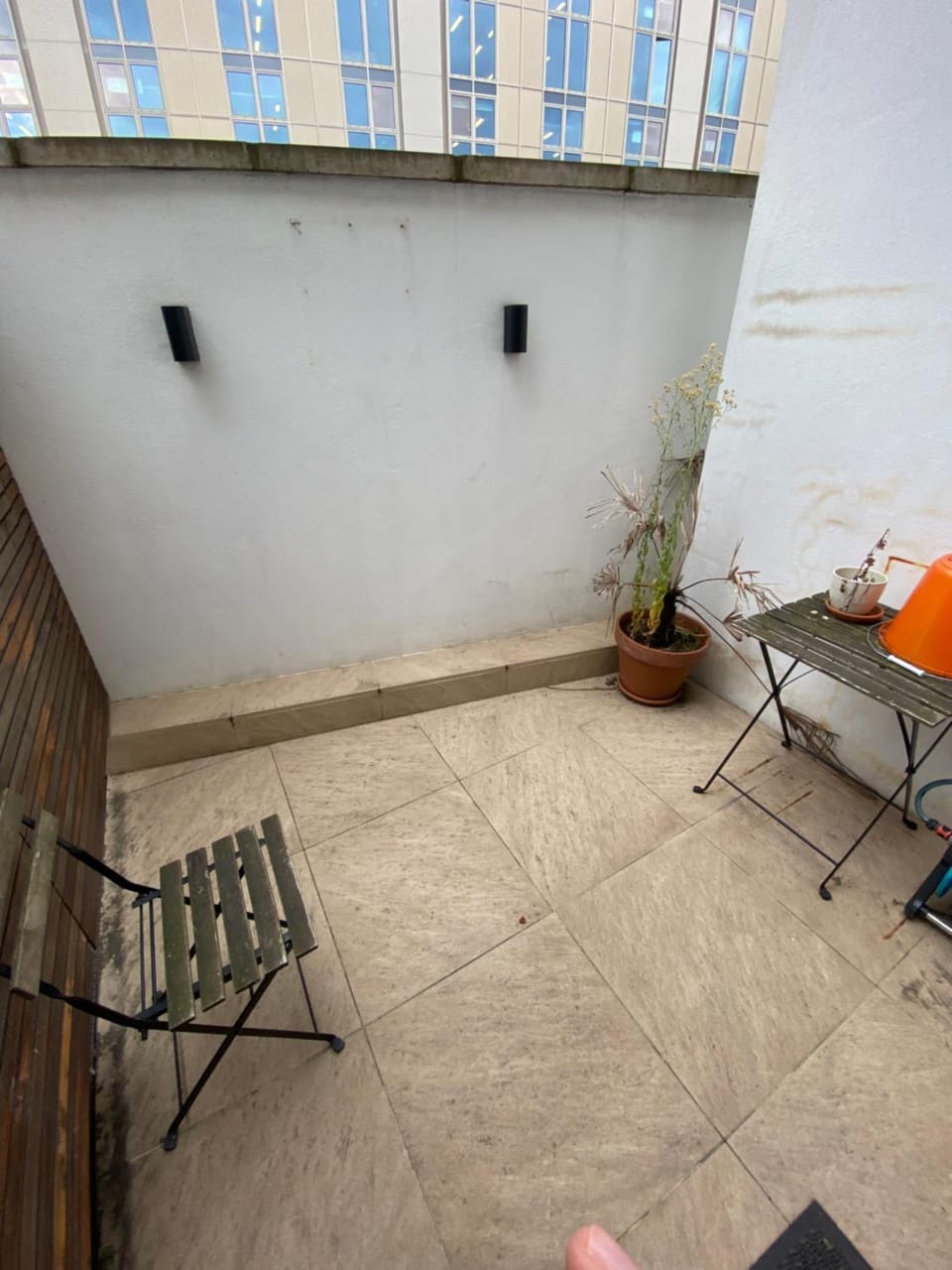 Chic 1BD Flat wPatio - 2 Mins from Baron's Court! Apartment in City of Westminster