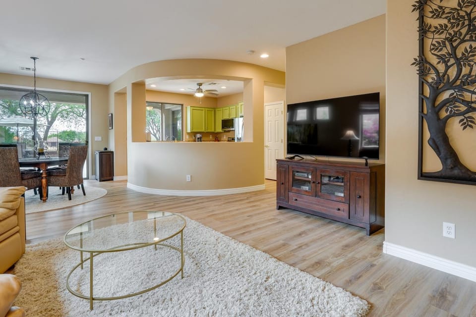 Snowbirds Welcome! Anthem Gem w/ Fairway Views House in Anthem