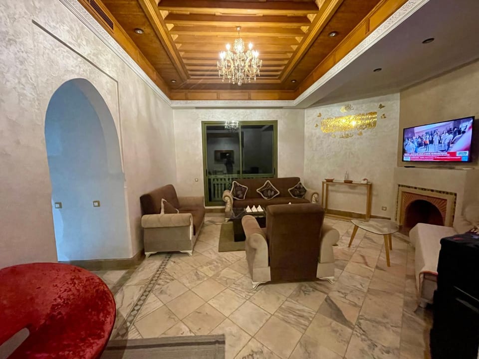 Communal lounge/ TV room, TV and multimedia, Living room, Seating area, Evening entertainment