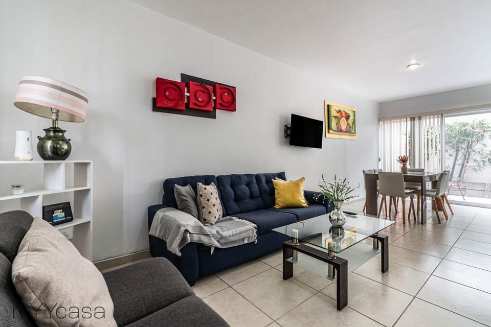 Living room, Photo of the whole room, Seating area, Dining area
