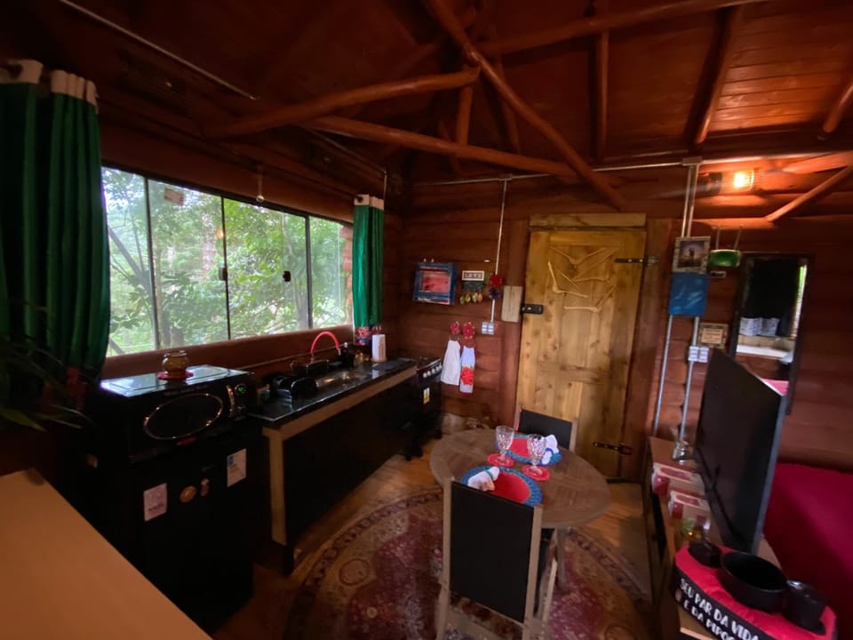 Cabana Dentro da Floresta- Chalés Perpétua Natureza House in State of São Paulo