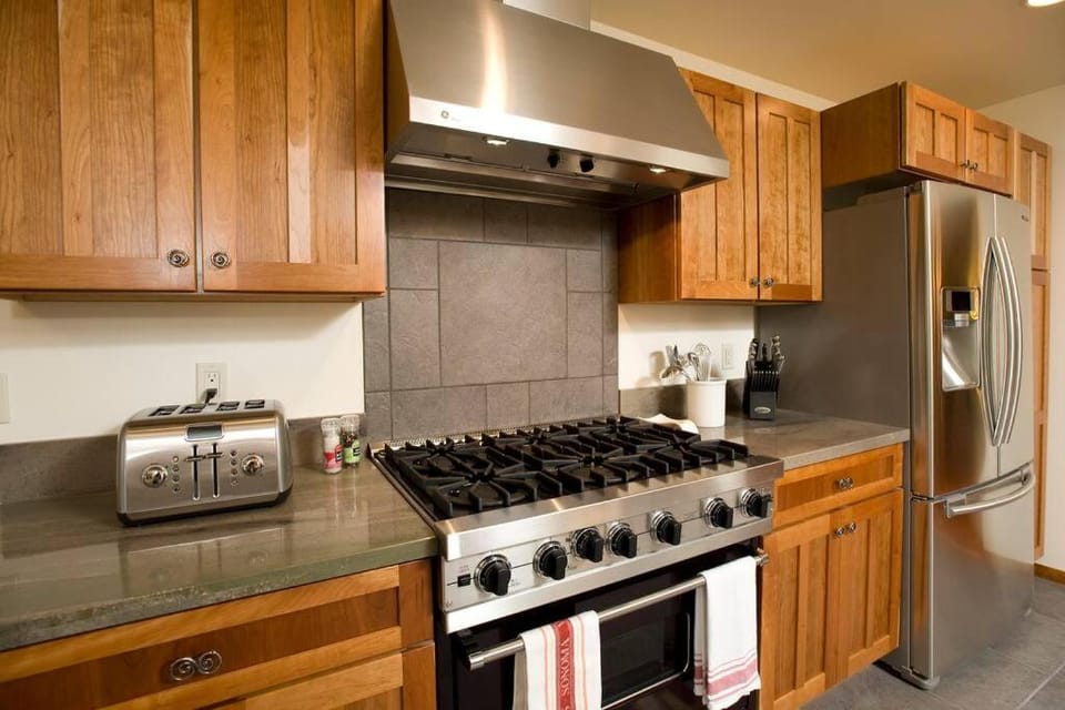 pet friendly, stove, toaster, kitchen