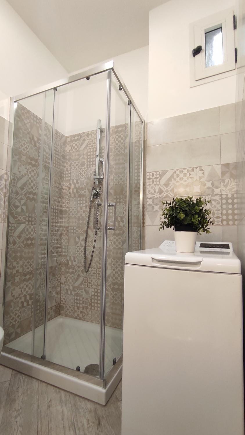 Shower, Bathroom, washing machine