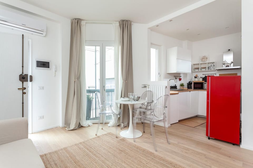 Kitchen or kitchenette, Living room, Photo of the whole room, Seating area, Dining area, air conditioner