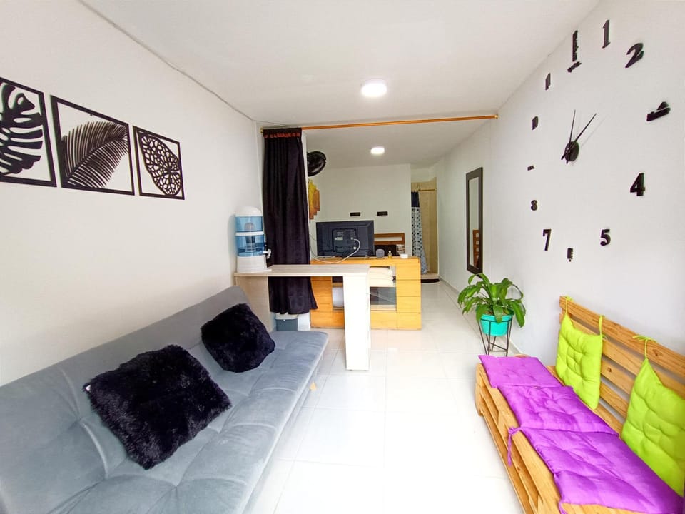 Communal lounge/ TV room, Living room, hair dresser
