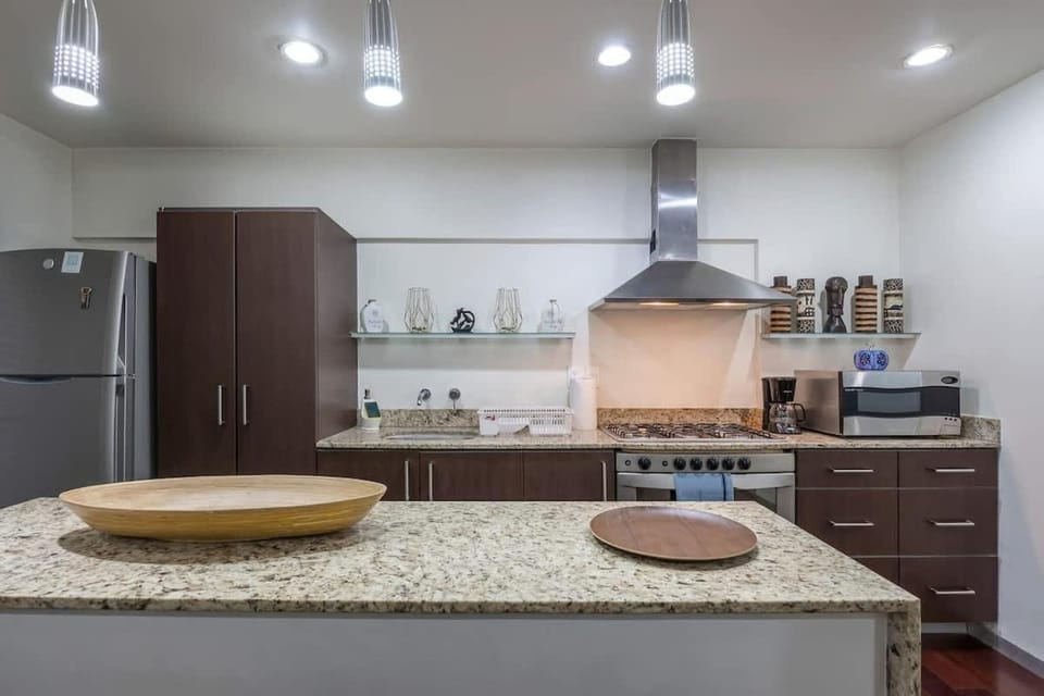 Chic 2BR Condo in Condesa steps from Parque Mexico Apartment in Mexico City
