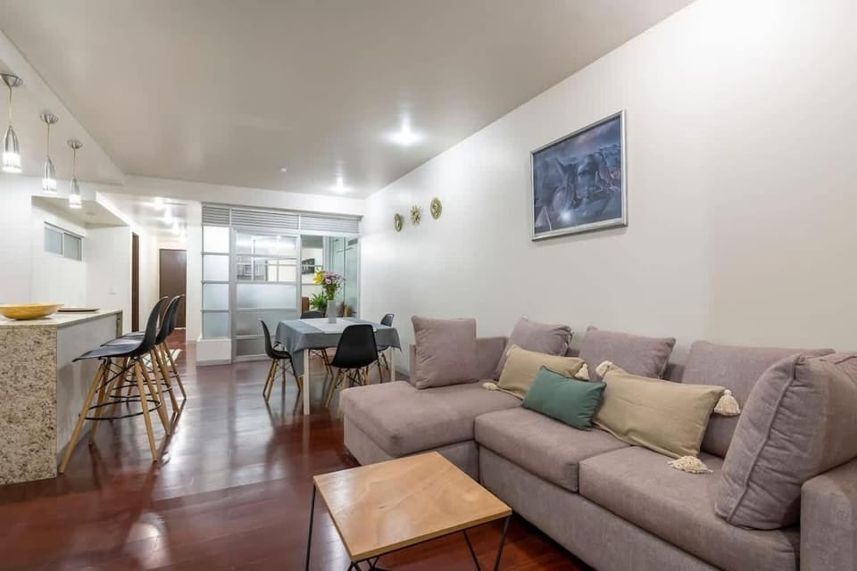 Chic 2BR Condo in Condesa steps from Parque Mexico Apartment in Mexico City
