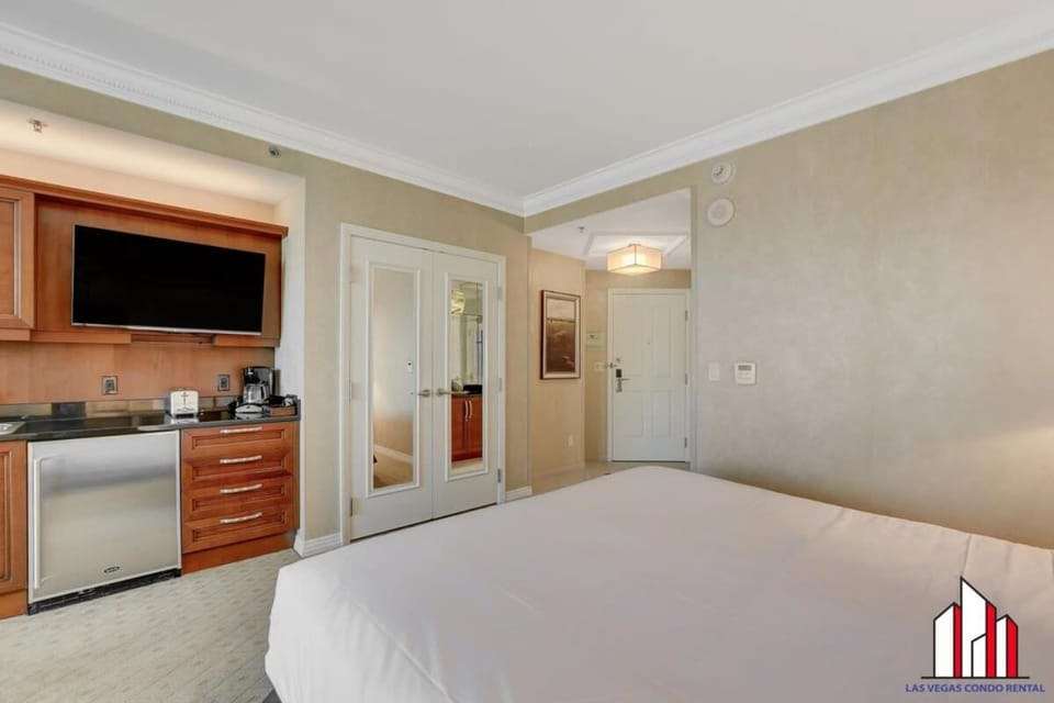 MGM Signature-25-609 Strip View Jacuzzi Studio House in Las Vegas Strip