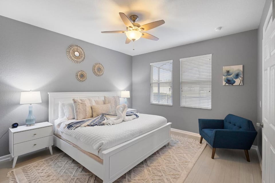 Lux 4BrVilla Hot Tub Grill Private Heated Pool House in Poinciana