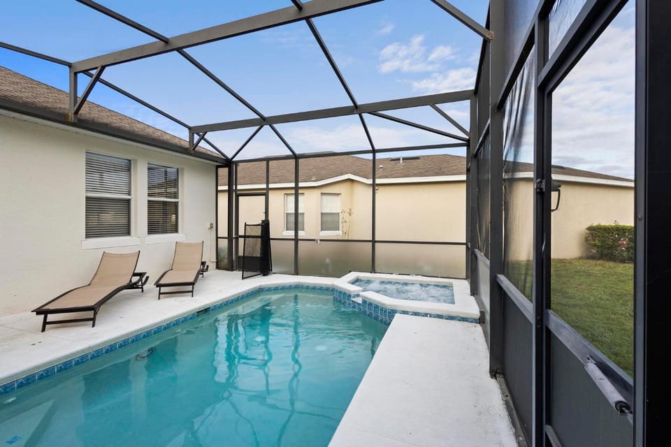 Hot Tub, Swimming pool