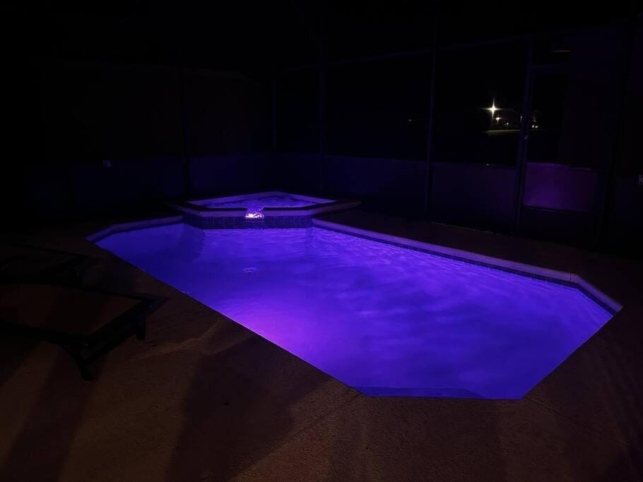 Swimming pool, Swimming pool