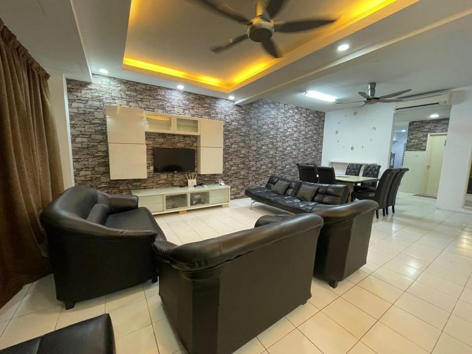 TV and multimedia, Living room, Seating area, fireplace, air conditioner