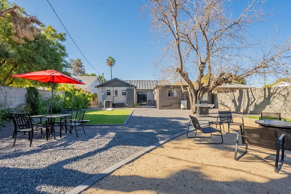 Cheerful PHX Home and Guest House in Central PHX House in Phoenix