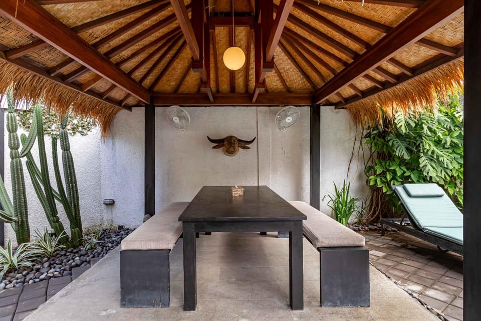 Patio, Dining area