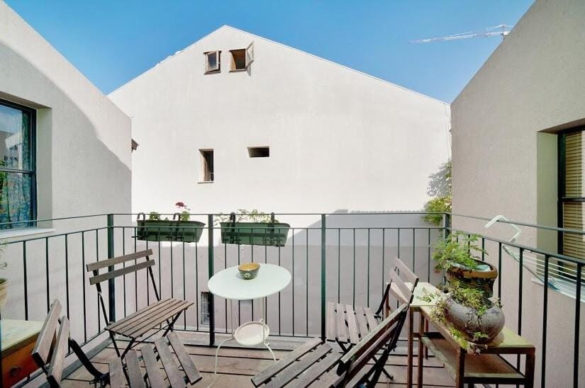 Modern Mamad Sunny Escape with Balcony by SeaNRent Apartment in Tel Aviv-Yafo
