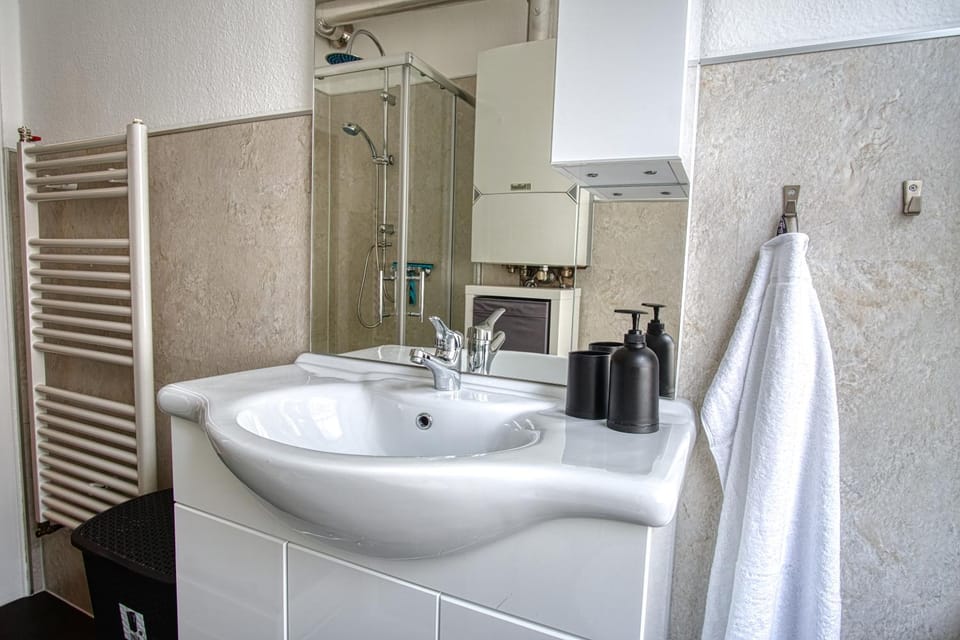 Bathroom, towels