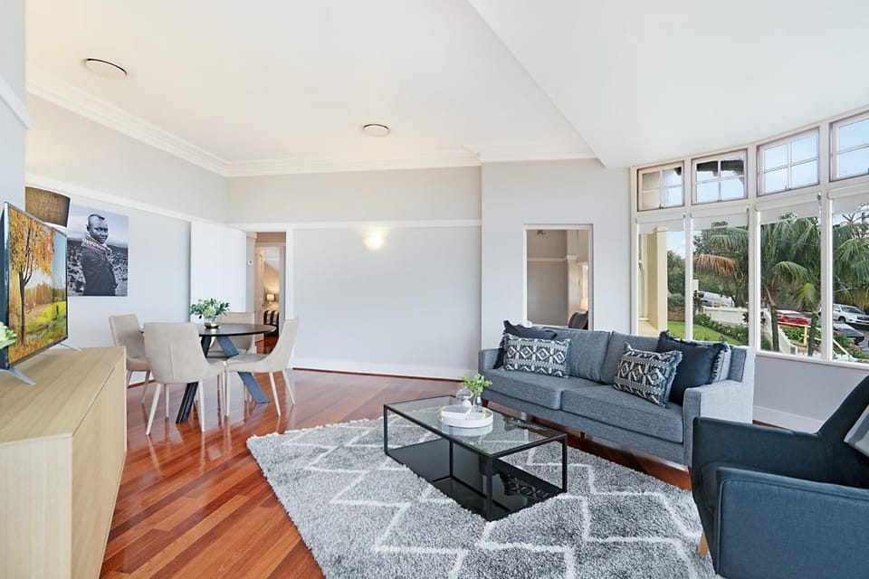 Huge Harbour View Apartment In Historic Home Apartment in Sydney