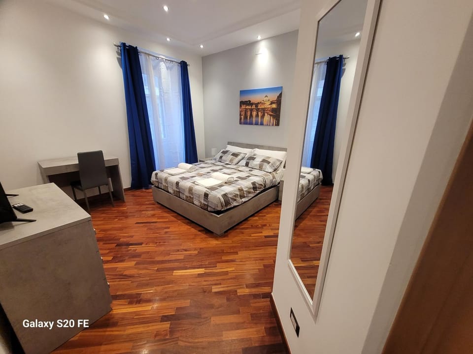 Bed, TV and multimedia, Bedroom, wardrobe