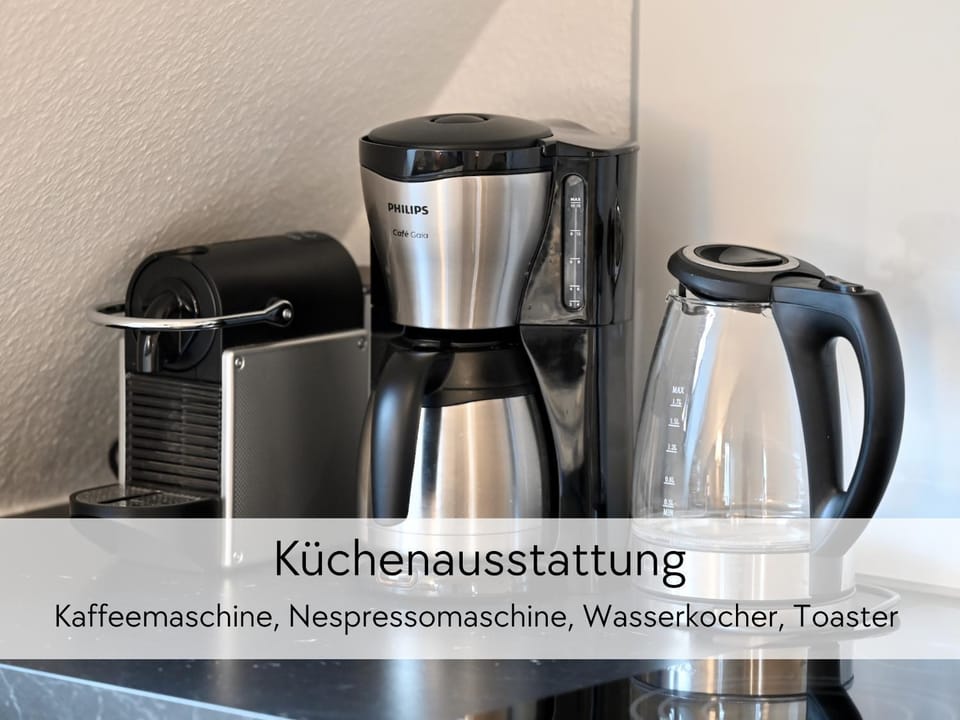 Coffee/tea facilities, Kitchen or kitchenette, Text overlay