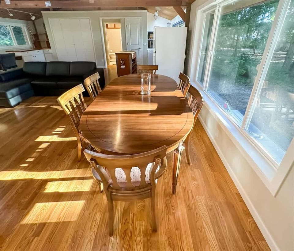 Sq Gretas Place House in Puget Sound