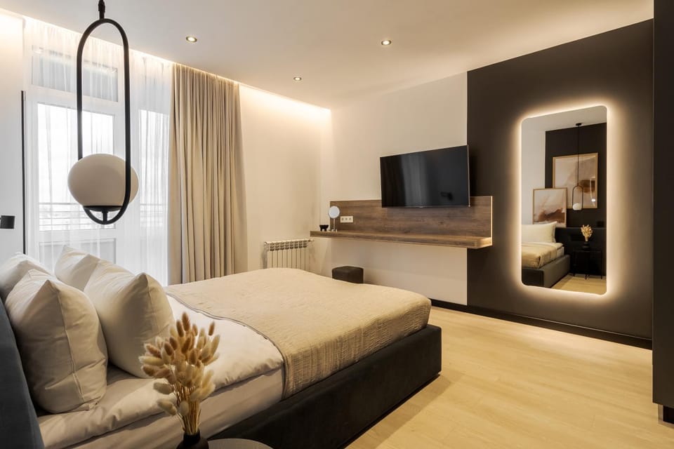 Photo of the whole room, Bedroom