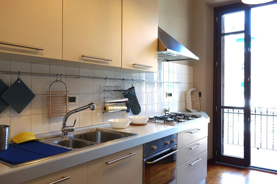 Kitchen or kitchenette, pet friendly, stove