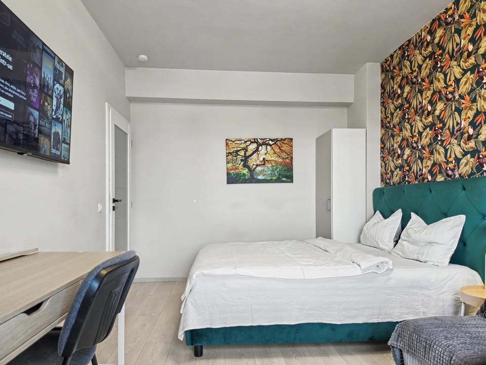 Communal lounge/ TV room, Bed, TV and multimedia, Photo of the whole room, Bedroom, wardrobe