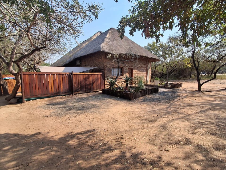 Property building, Natural landscape, Garden view