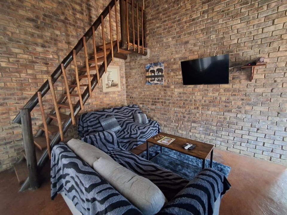 Communal lounge/ TV room, TV and multimedia