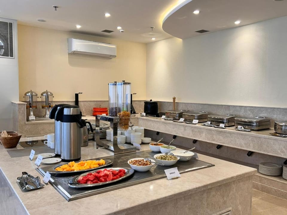 Restaurant/places to eat, Food, Buffet breakfast