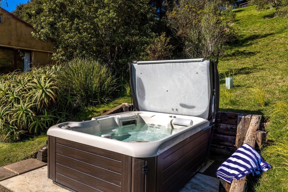 The Vineyard Cottage at Cypress Ridge House in Auckland Region
