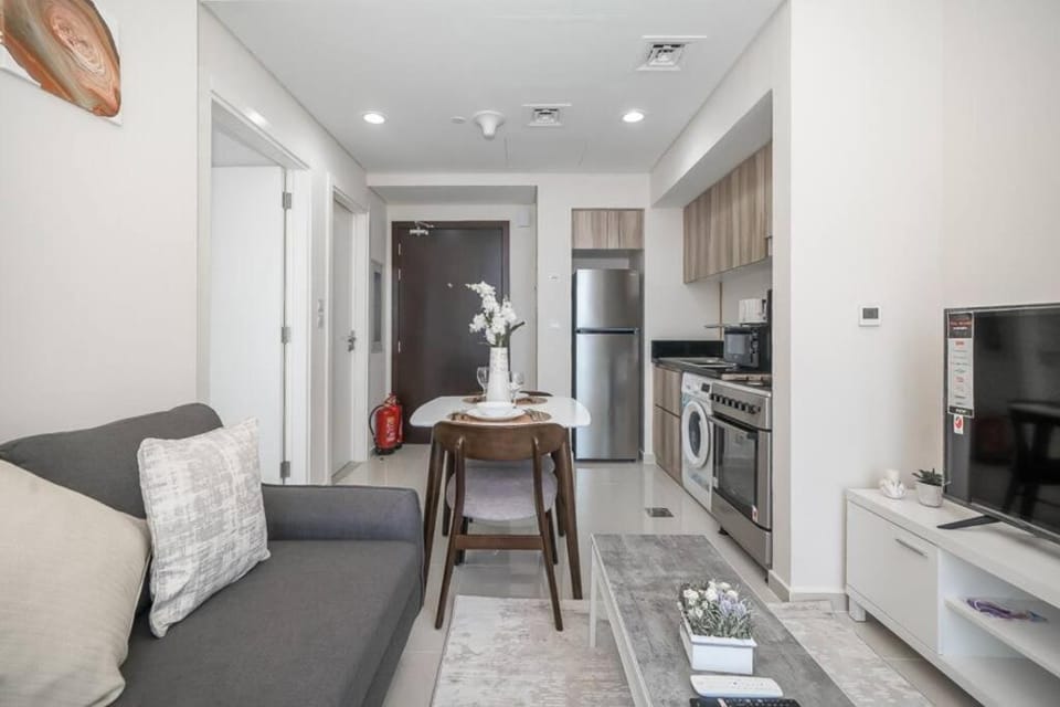 StoneTree - Cozy 1BR with spacious balcony in Golf Vita A Apartment in Dubai