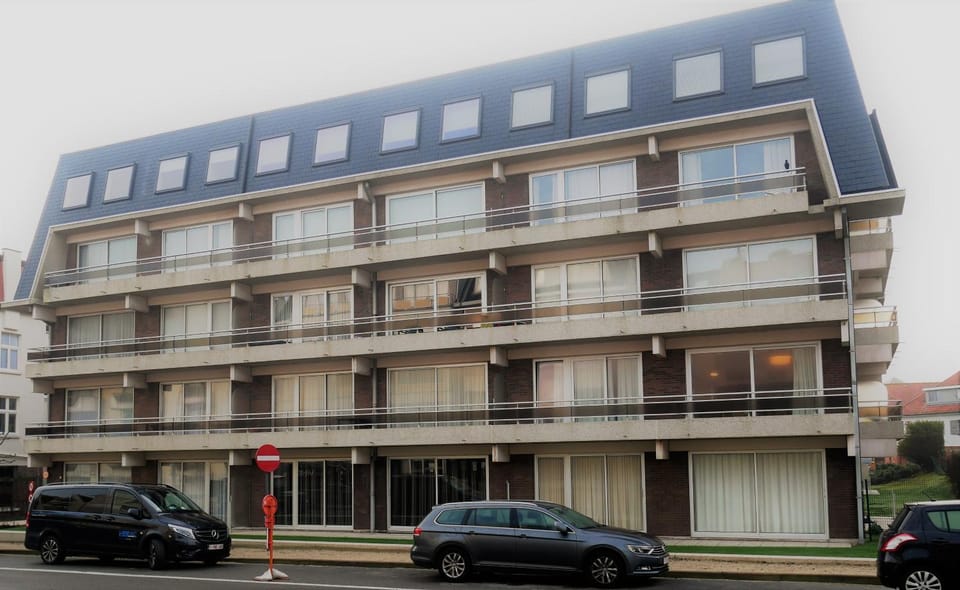 Property building, Day, Neighbourhood, Location
