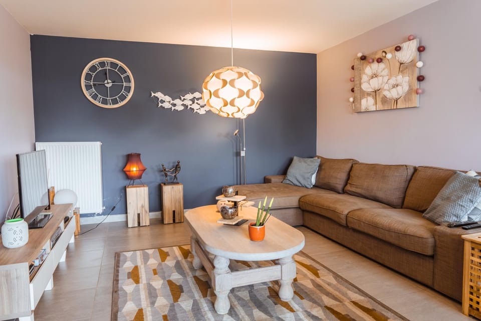 Property building, Living room, Seating area, Dining area