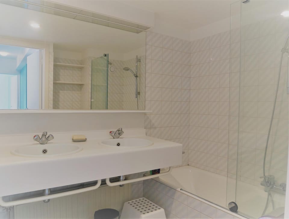 Shower, Property building, Bathroom