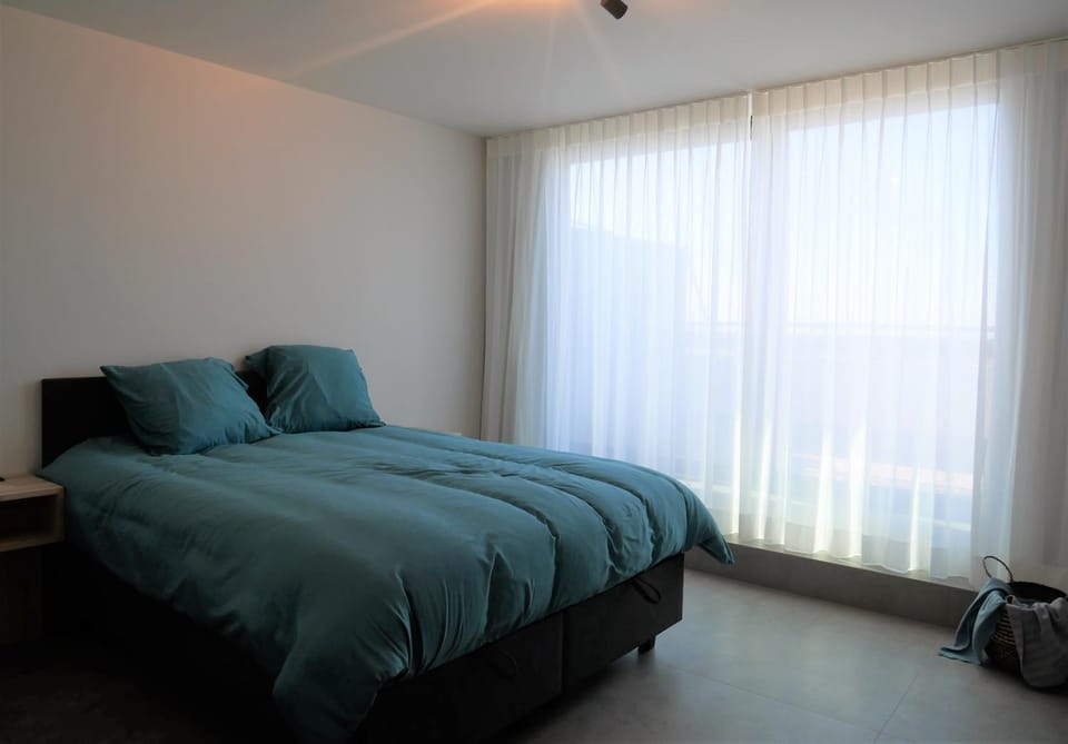 Property building, Bed, Bedroom