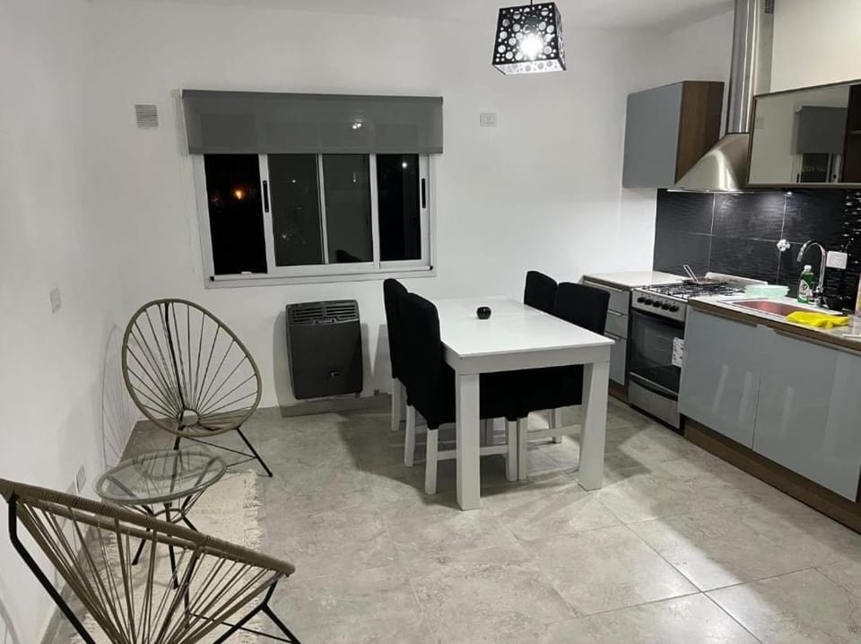 Kitchen or kitchenette, Dining area, pet friendly, stove