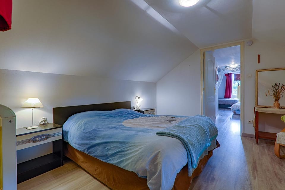 Property building, Living room, Bedroom