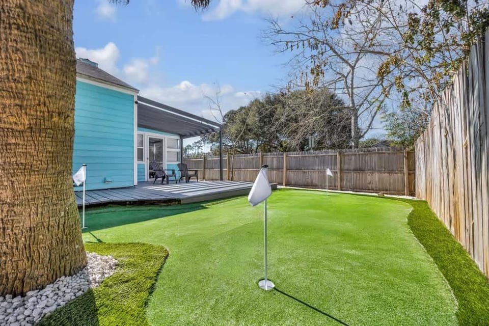 Sunny Retreat near Golf Courses and Mayo Clinic House in Palm Valley