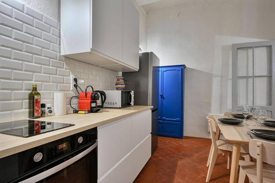 Coffee/tea facilities, Kitchen or kitchenette, Dining area, minibar, pet friendly, stove