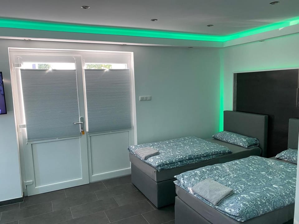 JE Zimmervermietung Hostel in Neumünster