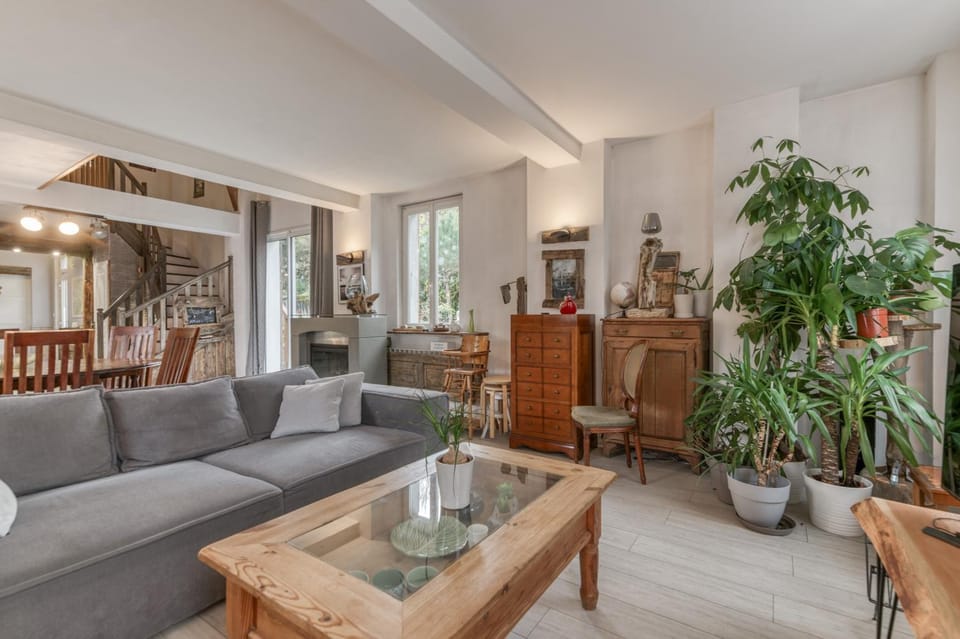 Property building, Living room